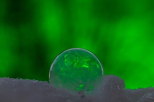 Frozen soap bubbles